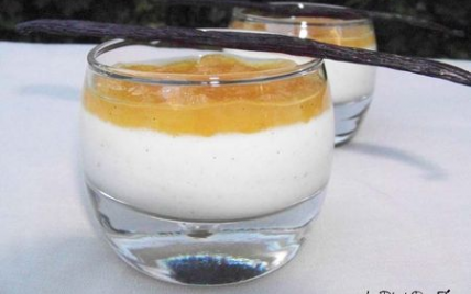 Panna cotta vanille et confiture ananas/vanille