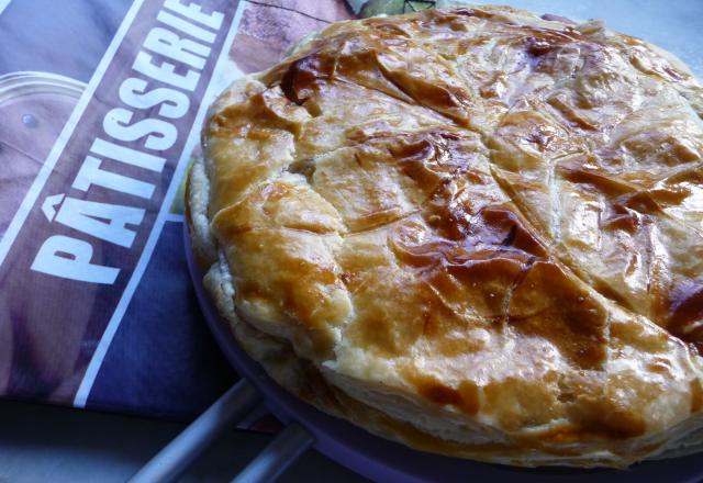 Galette des rois noix de coco/framboises