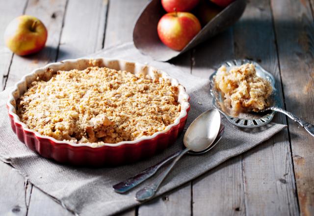 “On m’en redemande” : testez cette recette de tarte crumble aux pommes conseillée par les lecteurs de 750g !