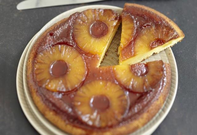 Gâteau original aux ananas caramélisés