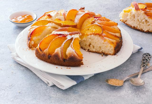 Le gâteau renversé, pêche et polenta