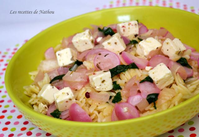 Pâtes grecques aux radis et à la feta