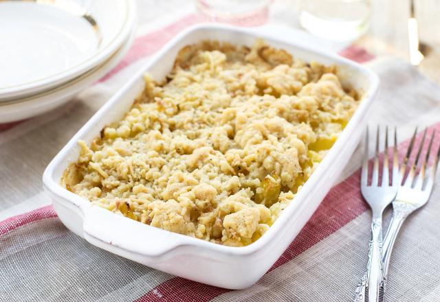 Rapide à cuire et à préparer, voici notre recette de crumble de courgettes, pesto et parmesan notée 4,8/5 par les lecteurs 750g !