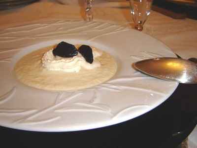 Soupe de racines en capuccino de truffes