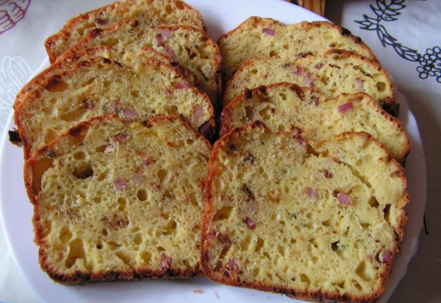 Cake aux yaourts et lardons