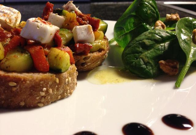 Tartines de légumes rôtis et fromage de chèvre