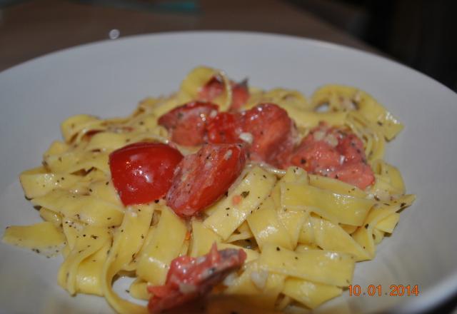 Tagliatelles au pesto et saumon fumé