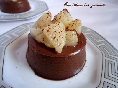 Panna cotta au chocolat et aux poires