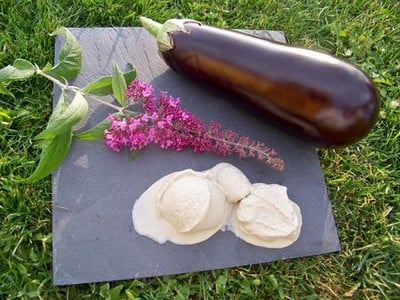 Glace à l'aubergine et à l'huile d'olive