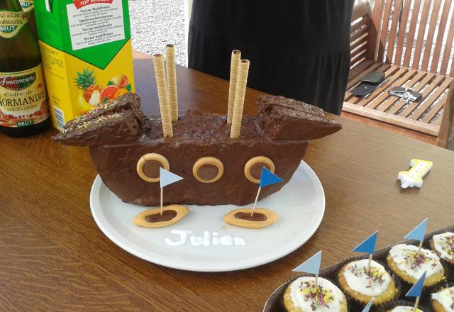 Gâteau d'anniversaire sur le thème des pirates