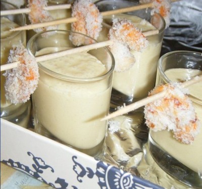 Smoothie mangue et ses crevettes panées à la coco