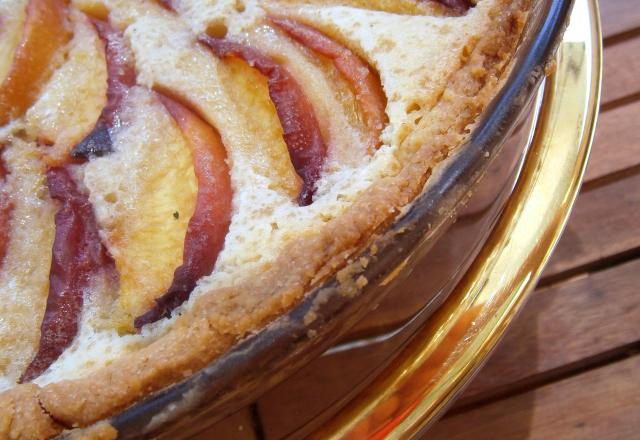 Tarte aux brugnons et crème d'amandes