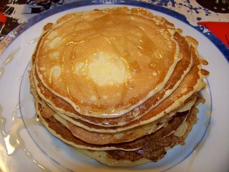 Pancakes au sirop d'érable canadiens