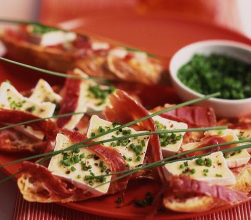 Tartines au Mini Caprice et à la tomate