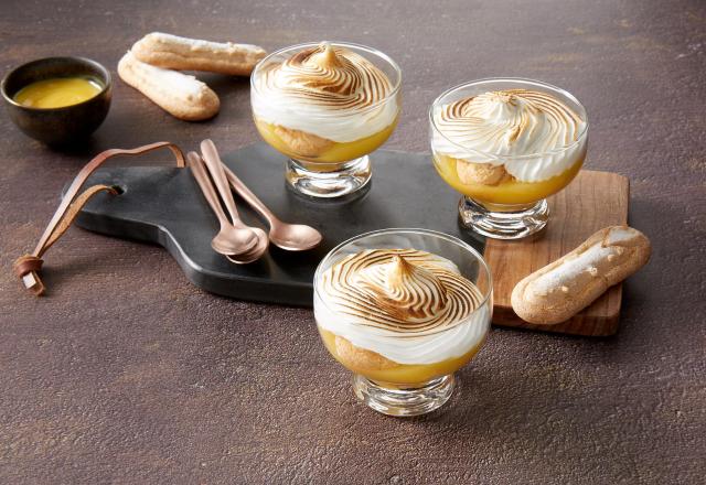 Tarte citron meringuée et biscuits cuillère en verrine