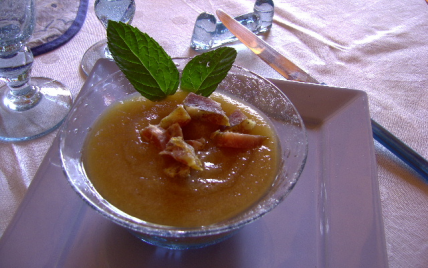 Soupe de poire au pineau et jambon serano