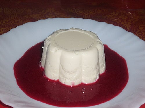 Panna cotta et son coulis de framboises