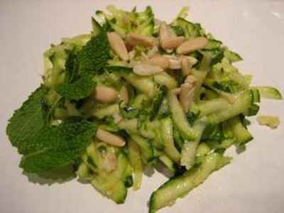 Salade croquante de courgette crue