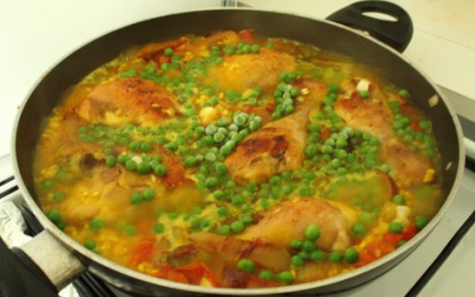 Riz safrané au poulet