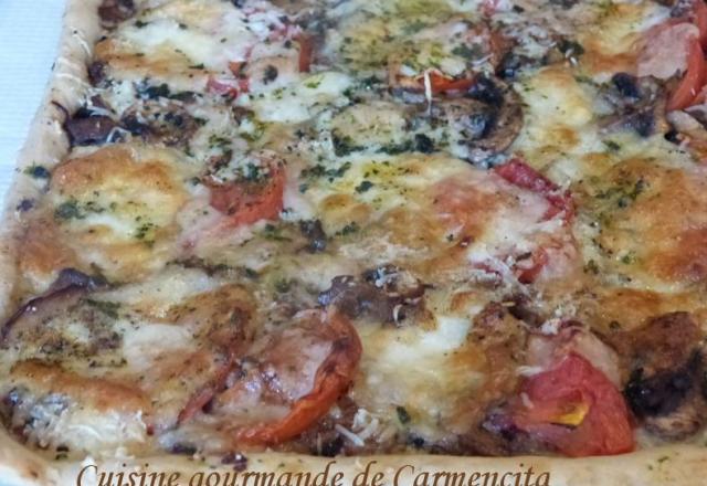 Pizza au thym et aux trois fromage