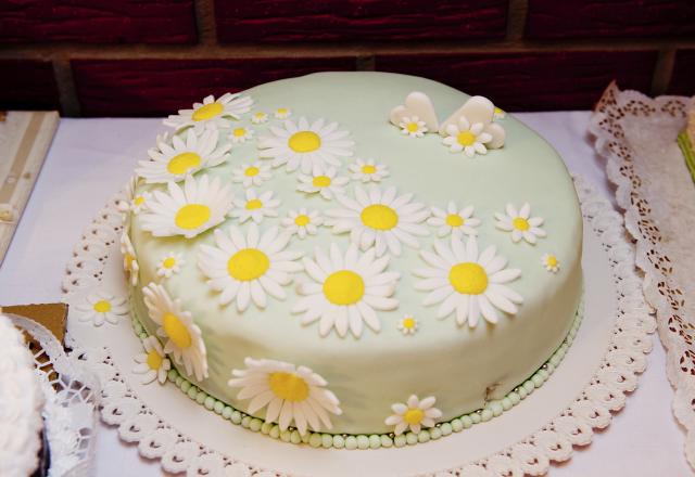 Gâteau "américain" aux 3 chocolats et pâte à sucre