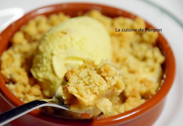 Crumble pommes et sa boule de glace vanille