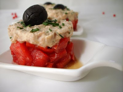 Tomates et mousse de thon citronnée