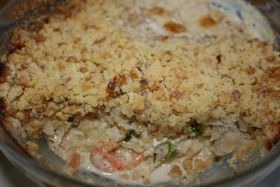 Crumble aux noix, de poisson et crevettes