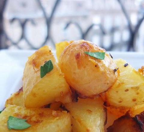 Pommes de terre nouvelles rôties à la moutarde douce