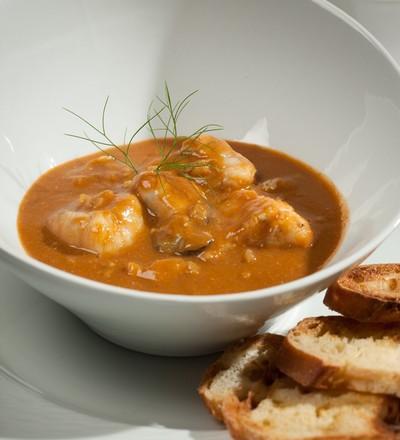 Huîtres de Normandie et coquillages façon bouillabaisse