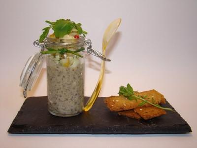 Rillettes de lentilles vertes, émietté  de haddock, melbas de pain aux céréales