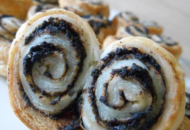 Palmiers feuilletés à la tapenade noire