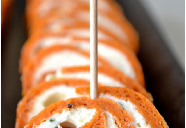 Roulé tomate, paprika et fromage ail et fines herbes