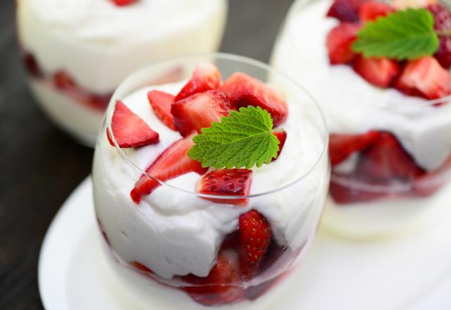 Dessert facile aux fraises et petits suisses