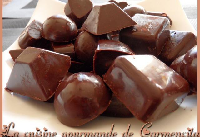 Chocolat craquant aux pignons et noisettes