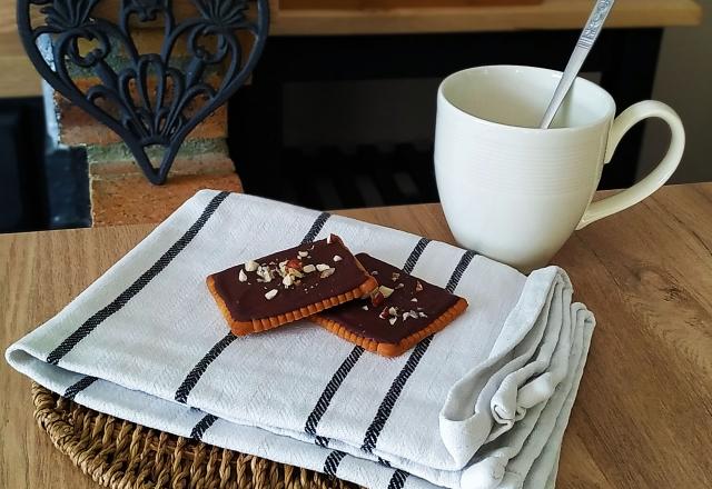 Petits beurre au chocolat et noisettes