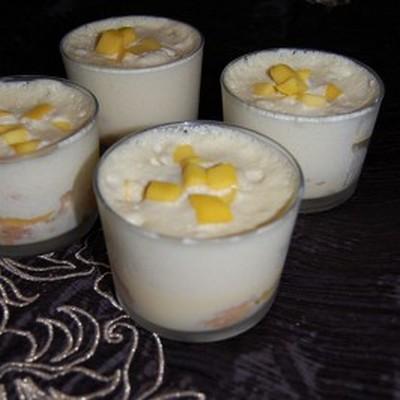 Tiramisu à la mangue et noix de coco