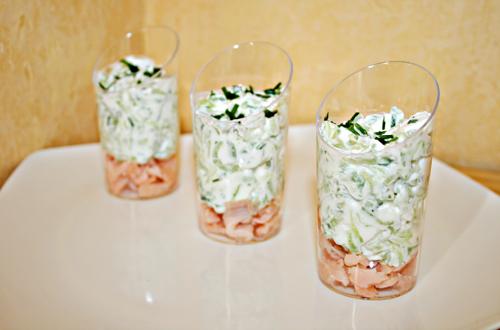 Verrine concombre sur lit de saumon fumé