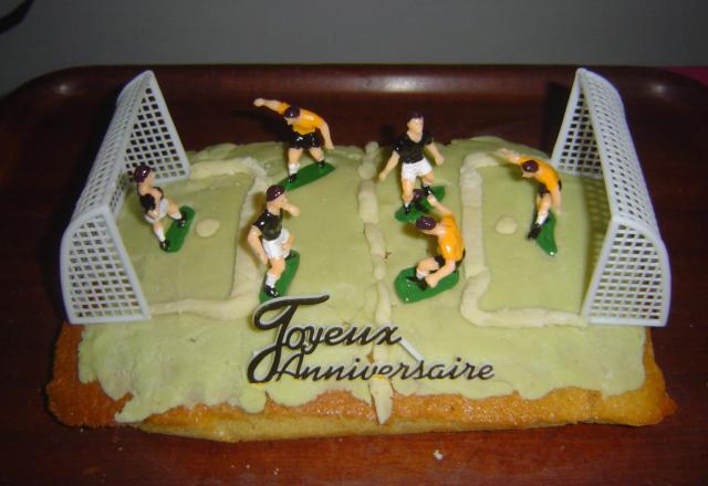 Gâteau d'anniversaire "Terrain de football"