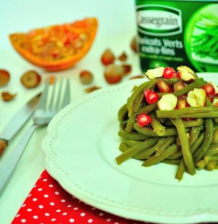 Salade de haricots verts à la grenade et aux noisettes