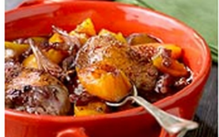 Coq au vin et aux nectarines jaunes d'ici