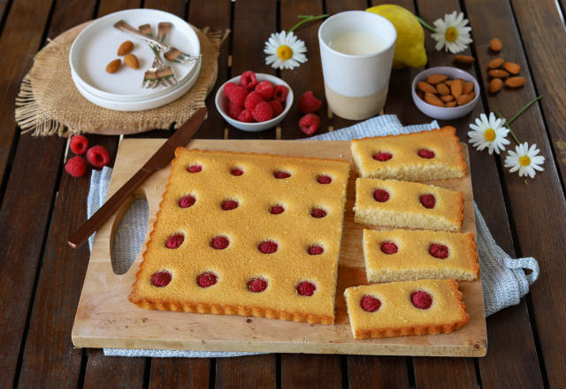 Financier géant aux framboises