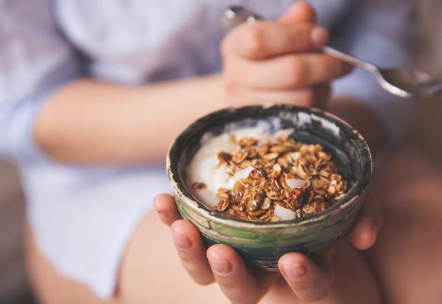 Trop de sucres, peu de fibres, comment bien choisir son muesli ou son granola au supermarché ?