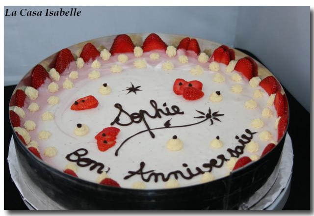 Gâteau sablé à la pistache et mousse de fraise