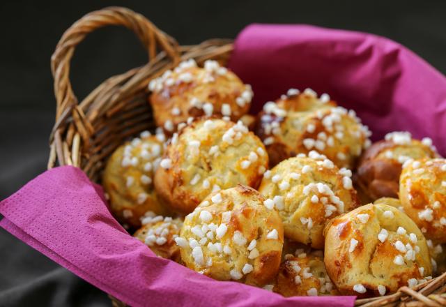 "Ce n’est pas très compliqué, je vais vous donner tous les petits secrets" : Cyril Lignac partage sa recette de chouquettes !