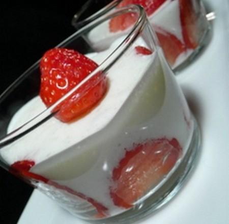 Mousse de yaourt aux fraises