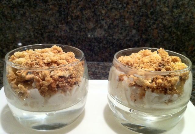 Verrine poire roquefort crumble d'amandes