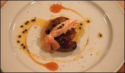 Fine tranche de mangue et langoustine royale au foie gras