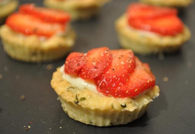 Mini tartelettes salées au roquefort et à la gariguette