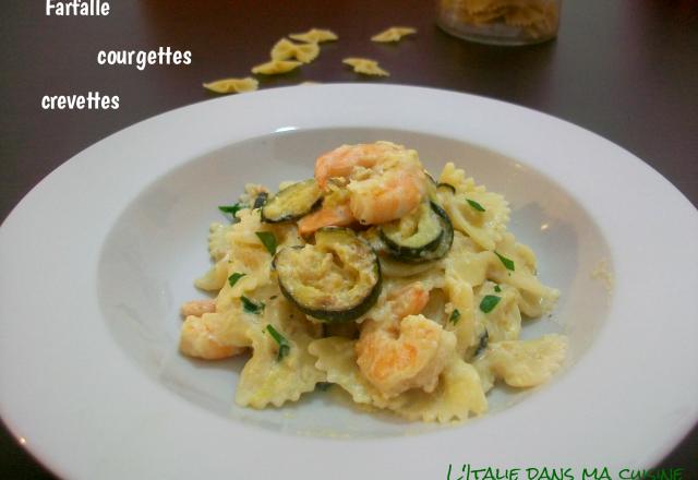 Farfalle, courgettes et crevettes